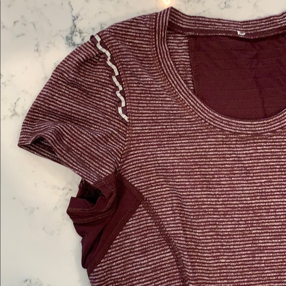 Lululemon t shirt - size 2 - Picture 4 of 6